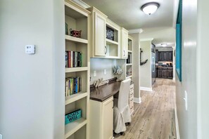 House (4 Bedrooms) | Interior - Lakeview Edgemont Escape w/ Fire Pit + Grill! (Edgemont)