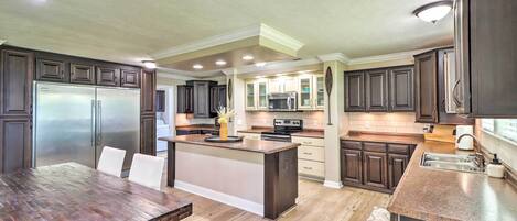 House (4 Bedrooms) | Interior