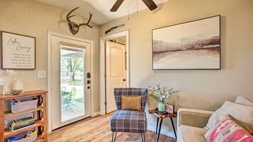 House (1 Bedroom) | Interior