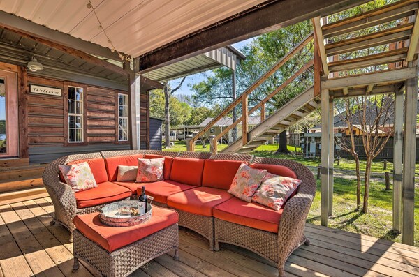 Rooftop Deck + Lake Cabin W/ Swim-dock - Lake Conroe, TX