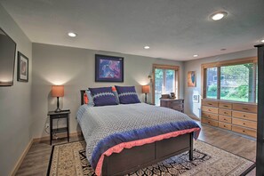 Cottage (3 Bedrooms) | Interior - Private Rockaway Beach Retreat: 2 Blocks to Ocean! (Rockaway Beach)