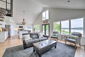 المنشأة من الداخل