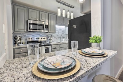 Chic Meadowbrook Condo ~ 12 Mi to Birmingham!