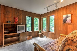 House (5 Bedrooms) | Interior