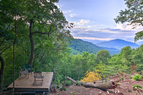 8 Acres + Hiking Trails: Little Switzerland Escape