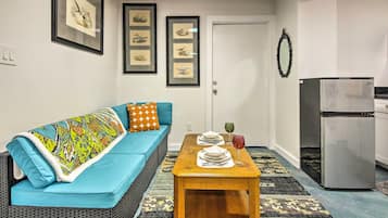 Apartment (0 Bedroom) | Interior