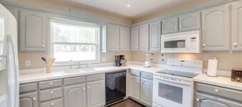 Private Dock & Slip: Cedar Creek Reservoir Home