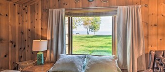 Lovely Lake Huron Getaway: Beach Access & Kayaks!