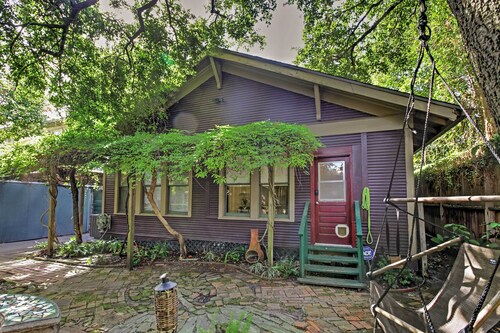 Houston Montrose Home: Walk to Bars & Restaurants!