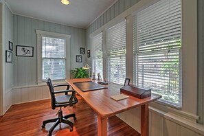 Interior - Houston Montrose Home: Walk to Bars & Restaurants! (Houston)