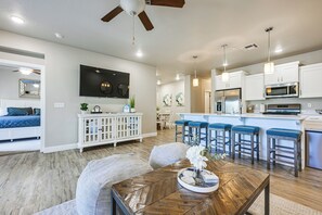 Apartment (3 Bedrooms) | Interior - Resort Pool & Hot Tub: Modern Condo in St George! (St. George)