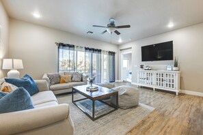Apartment (3 Bedrooms) | Interior - Resort Pool & Hot Tub: Modern Condo in St George! (St. George)