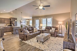 House (3 Bedrooms) | Interior