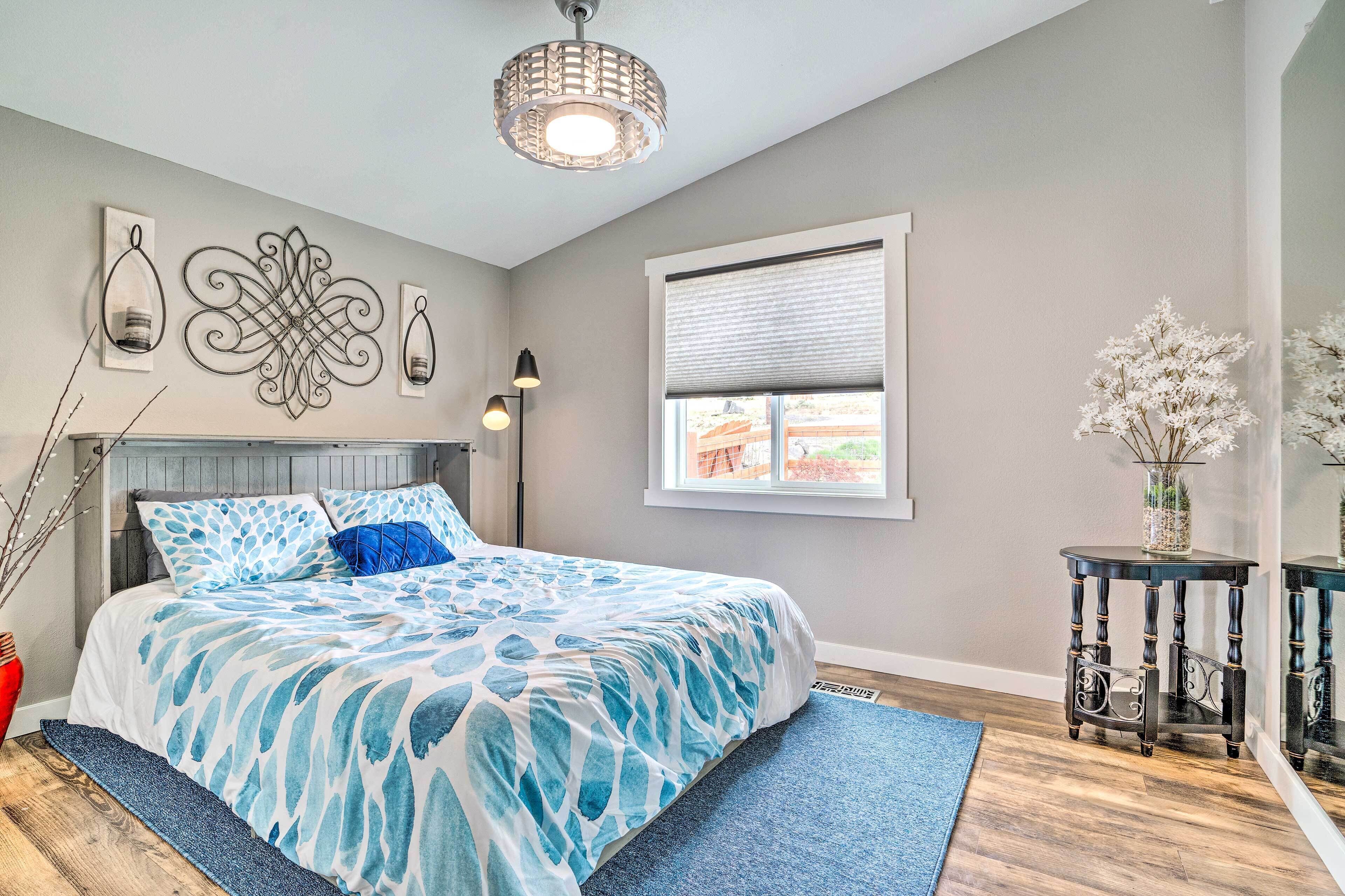 Quincy Home on Lavender Farm w/ River Views!