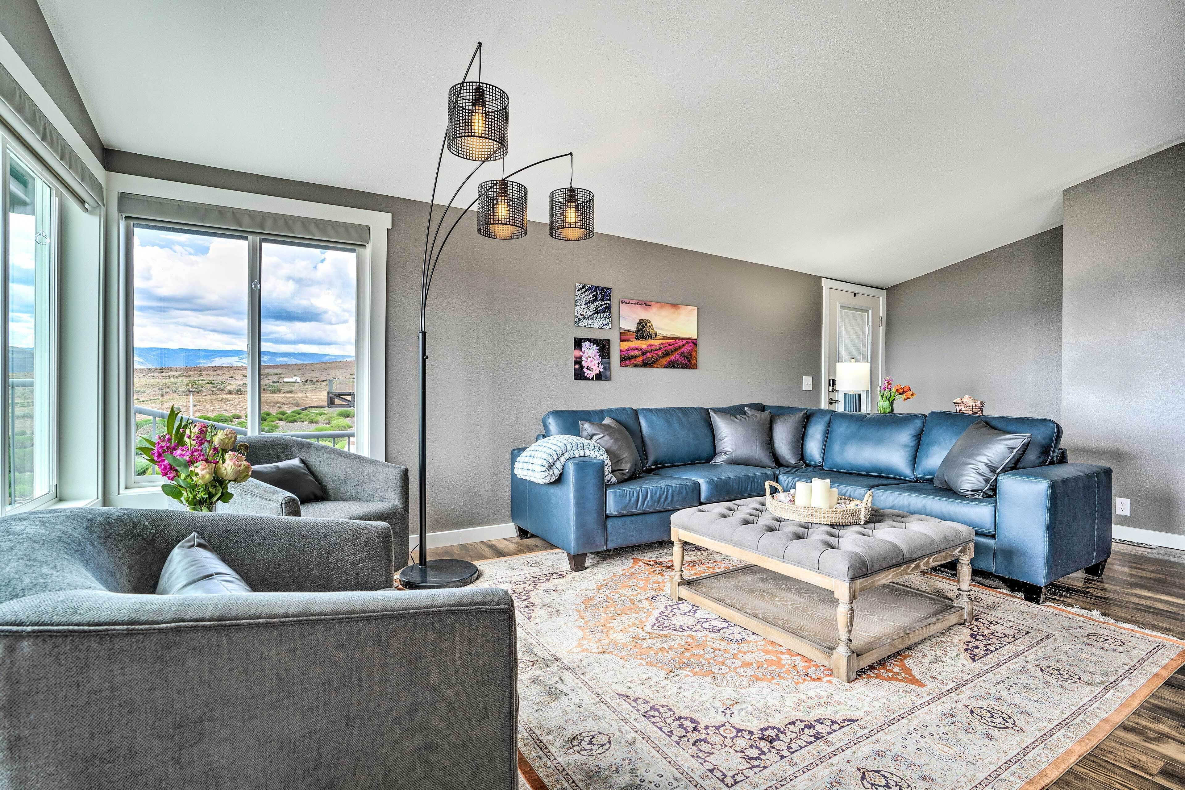 Quincy Home on Lavender Farm w/ River Views!