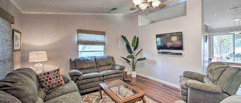 House (3 Bedrooms) | Front of property