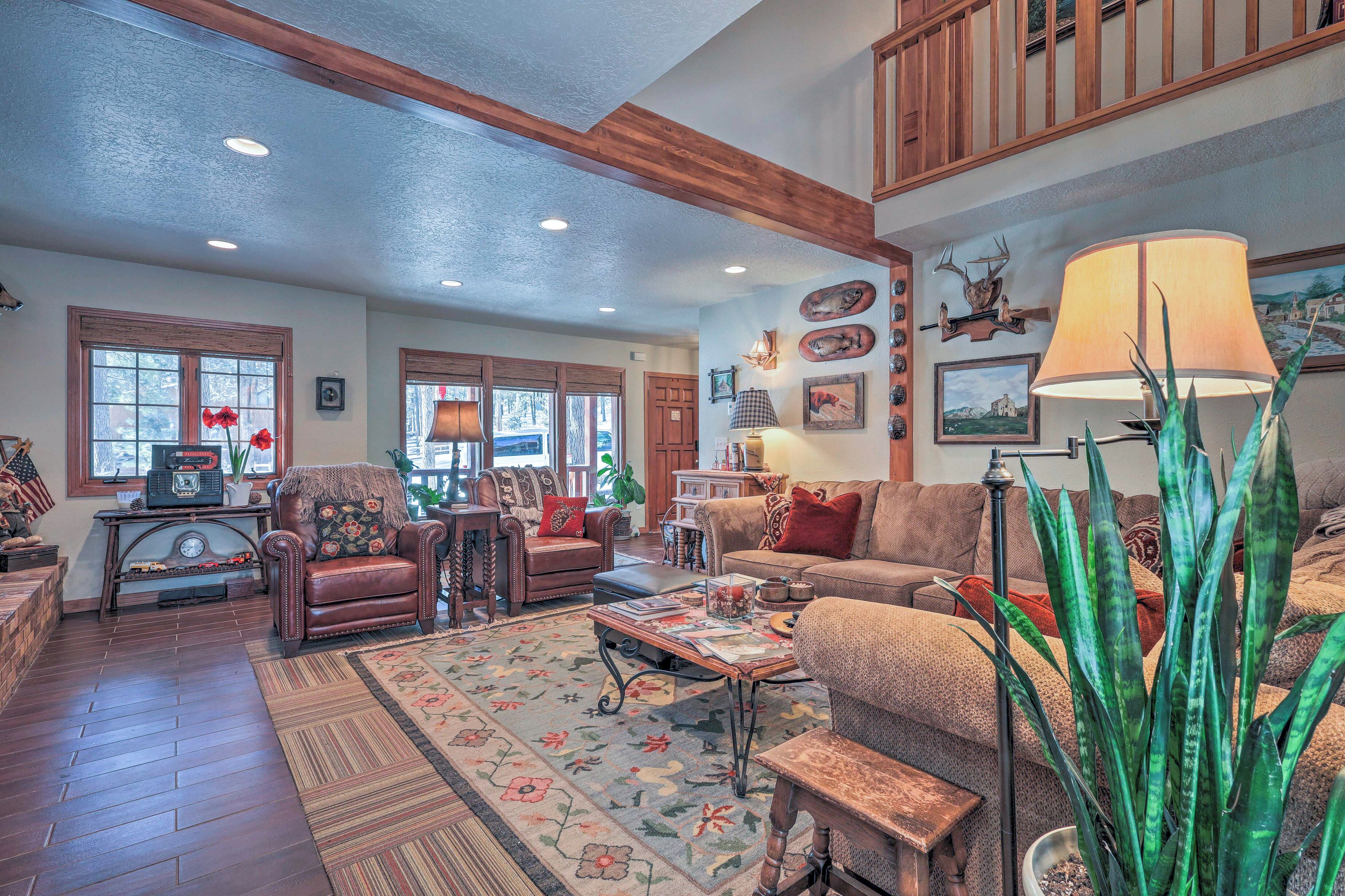 Rustic Angel Fire Escape - 2 Mi to Ski Lift!