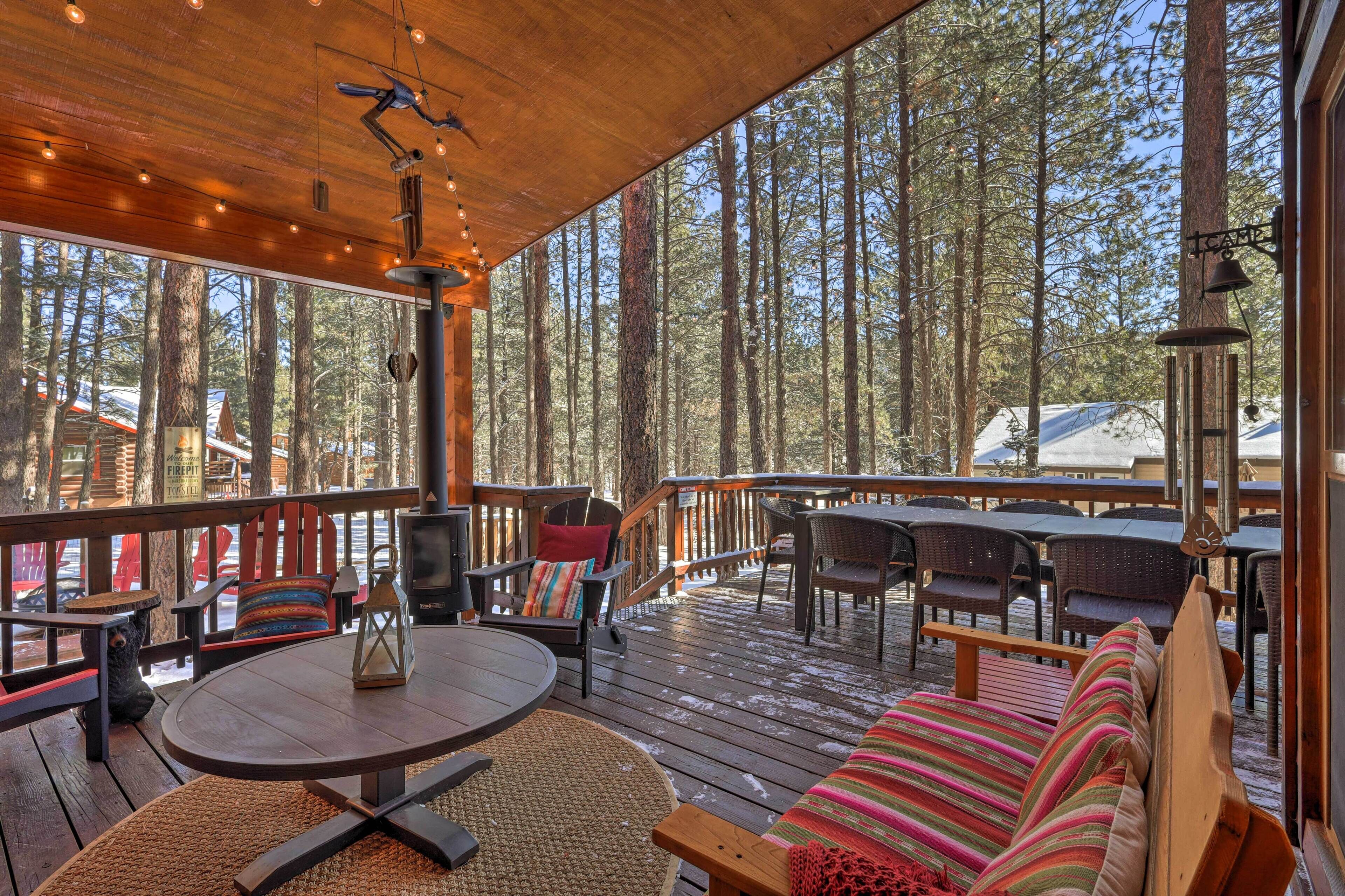 Rustic Angel Fire Escape - 2 Mi to Ski Lift!