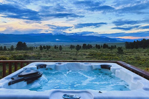 Angel Fire Mtn View Cabin w/ Hot Tub: 2 Mi to Ski
