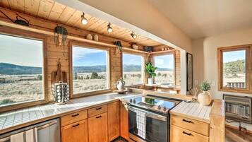 Cottage (3 Bedrooms) | Interior