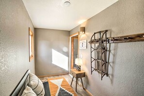 Interior - Angel Fire Mtn View Cabin w/ Hot Tub: 2 Mi to Ski (Angel Fire)