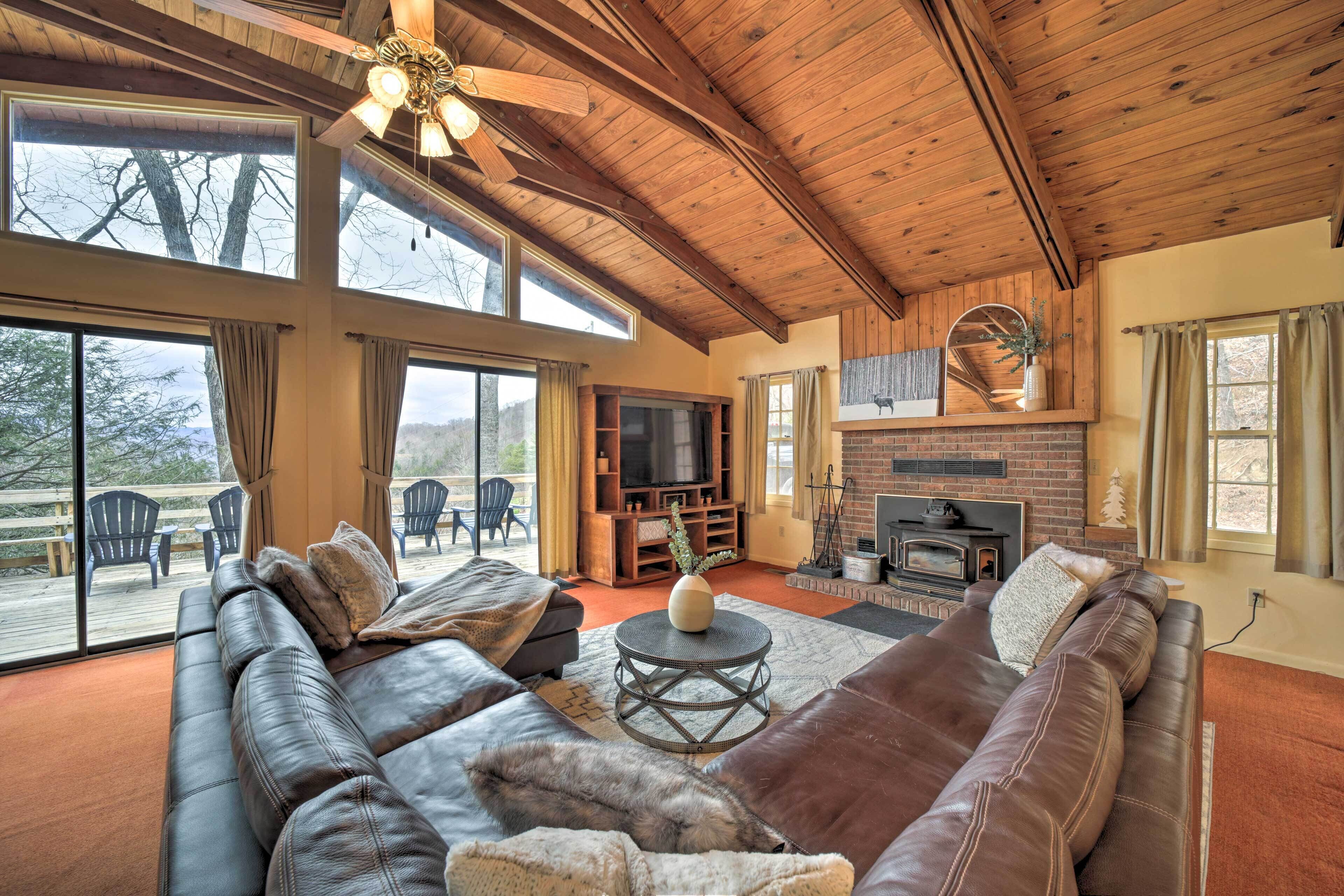 Rustic Clyde Getaway w/ Maggie Valley Views!