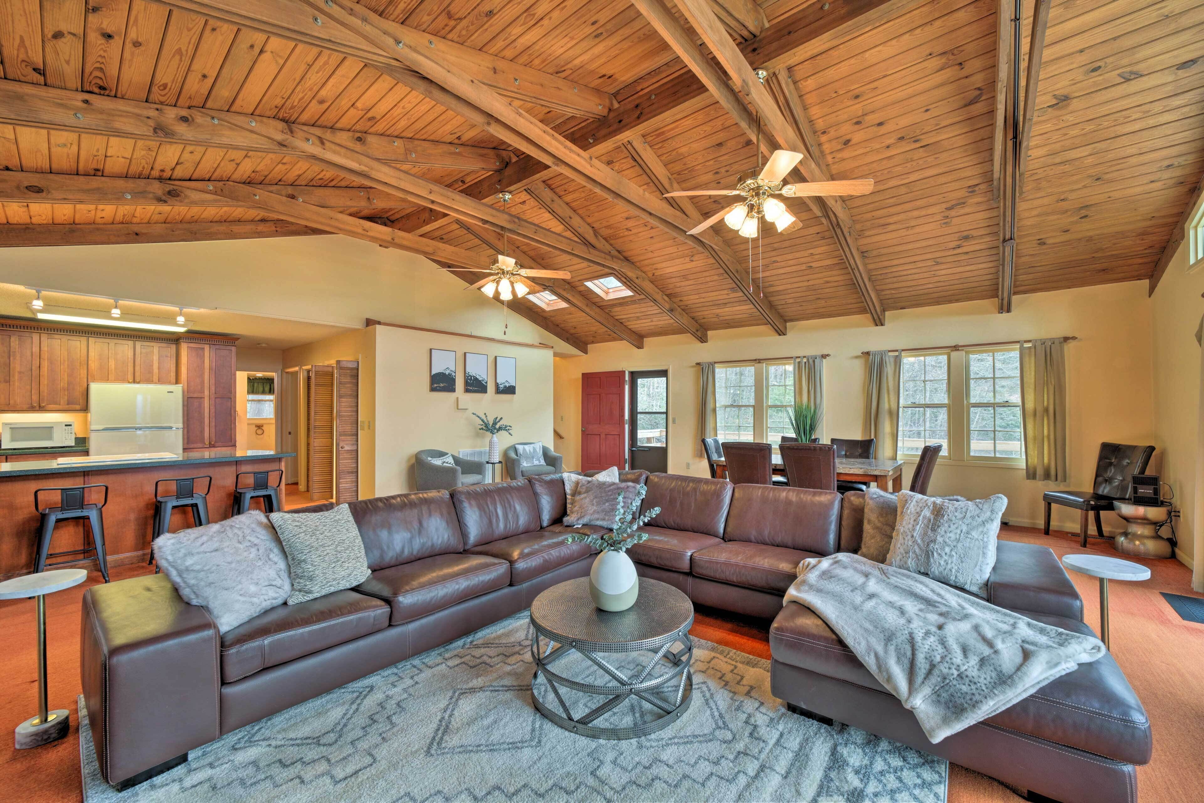 Rustic Clyde Getaway w/ Maggie Valley Views!