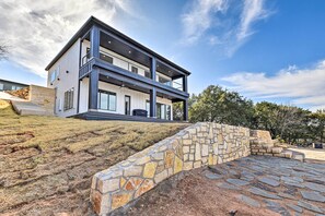 House (3 Bedrooms) | Interior - Luxury Lake Granbury Cliffside Home w/ Deck! (Granbury)