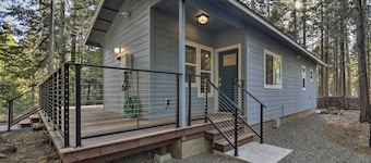 Secluded Butte Meadows Cabin w/ Deck & Grill!