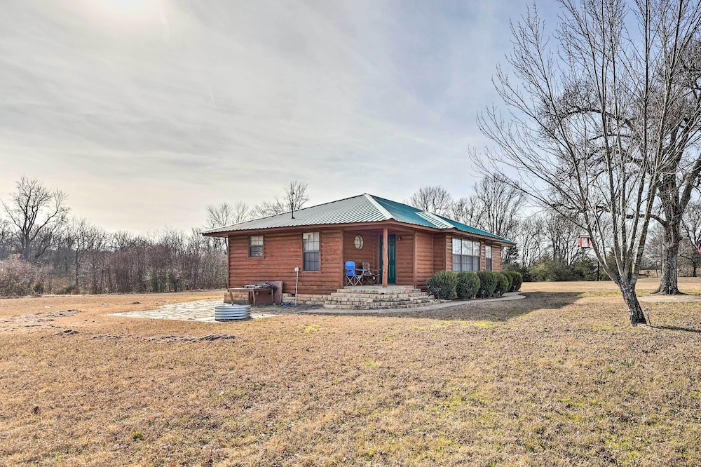 Pet-friendly Cabin Rental Retreat!