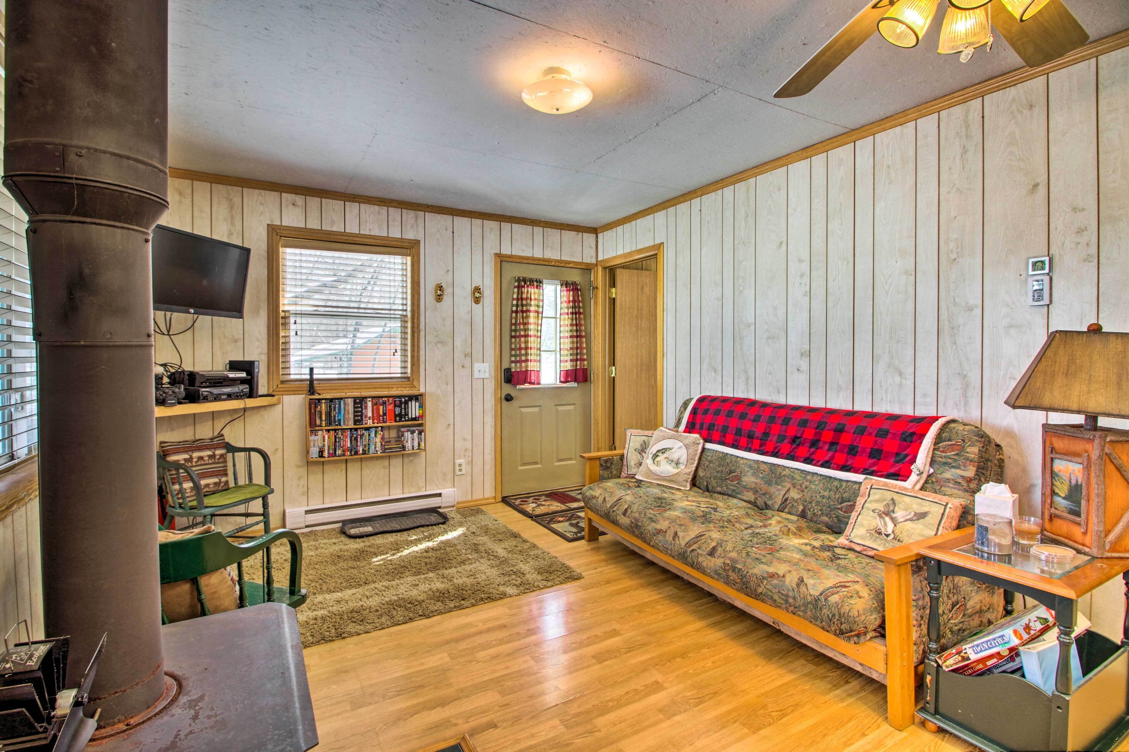 Secluded Remer Cabin w/ Lake Access!