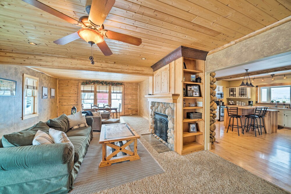 'the Farmstead' on 10 Acres w/ Mountain Views!