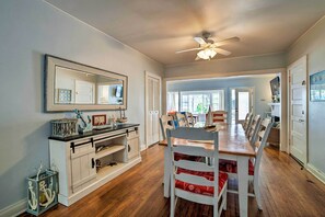 Apartment (3 Bedrooms) | Interior - Steps to Avalon Bay: Sunny Catalina Island Home! (Avalon)