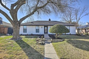 House (4 Bedrooms) | Interior - Stunning Plano Home w/ Private Pool & Hot Tub (Plano)