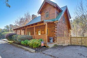 House (1 Bedroom) | Interior - Romantic Cabin w/ Hot Tub in Pigeon Forge! (Pigeon Forge)