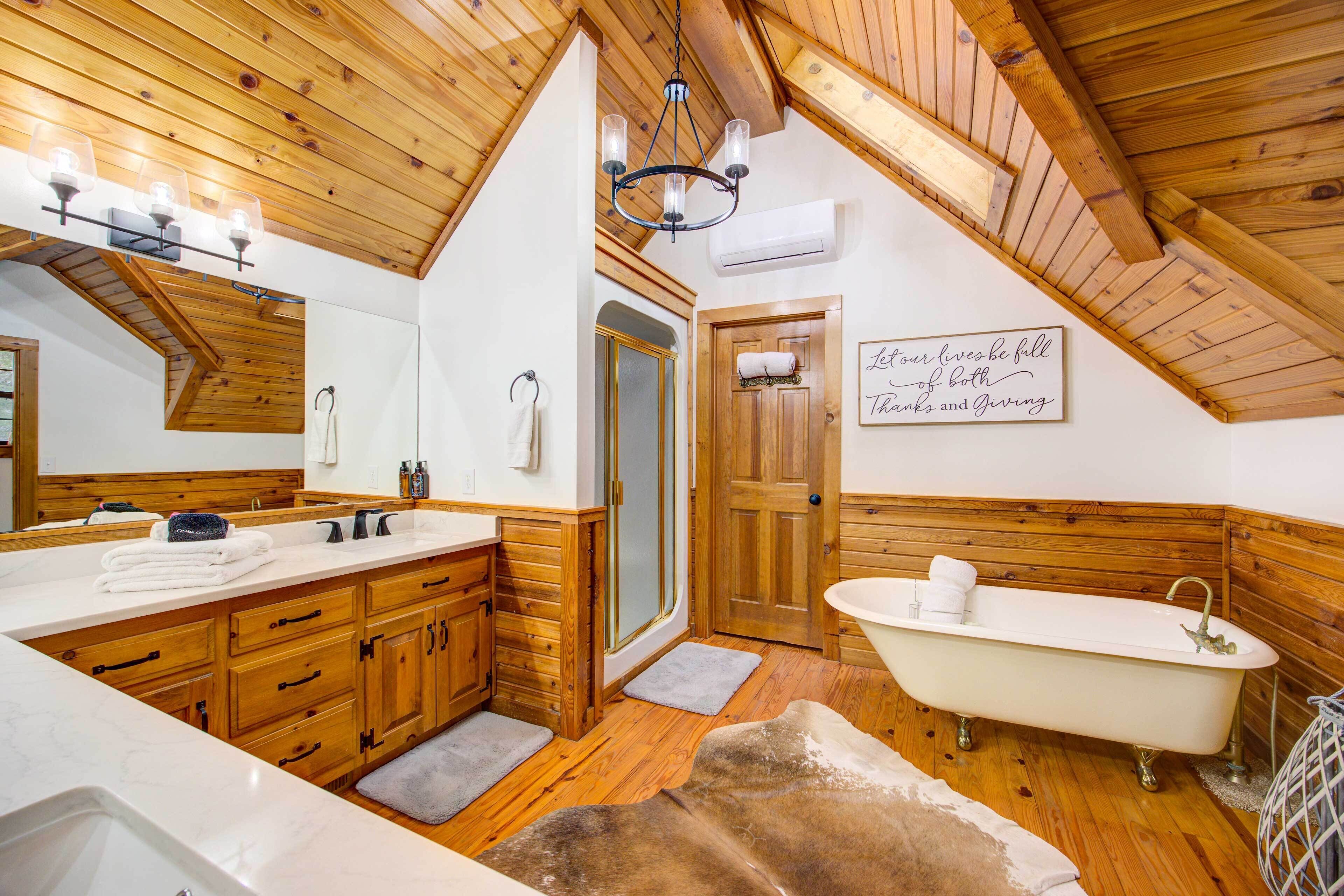 Secluded Beaver Lake Cabin w/ Private Dock!