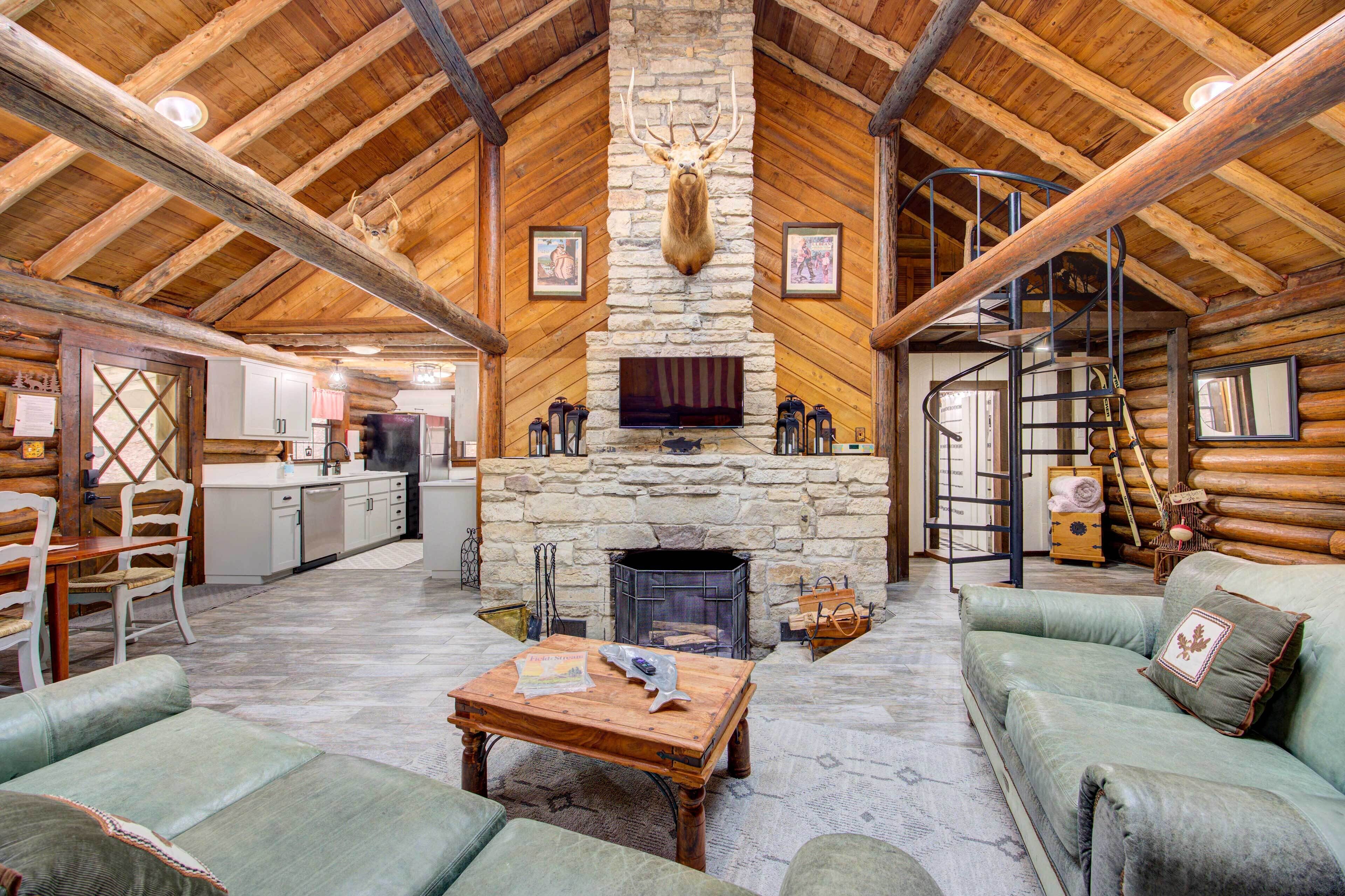 Secluded Beaver Lake Cabin w/ Private Dock!