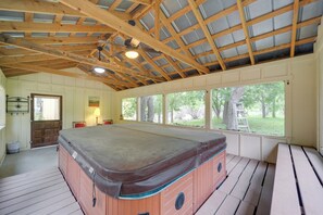 Apartment (0 Bedroom) | Interior - Studio Cabin in Fredericksburg w/ Shared Hot Tub! (Fredericksburg)
