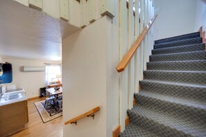 Apartment (0 Bedroom) | Interior - Studio Cabin in Fredericksburg w/ Shared Hot Tub! (Fredericksburg)