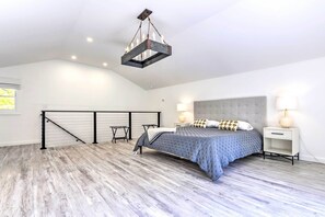 Huis (2 Bedrooms) | 2 slaapkamers, een bureau, een laptopwerkplek, beddengoed