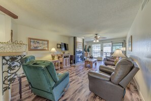 Apartment (2 Bedrooms) | Front of property