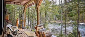 Private 'yaak River Hideaway' w/ Deck & Mtn Views!