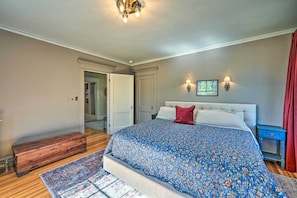 Casa (4 Bedrooms) | 4 quartos, escrivaninha, espaço de trabalho para notebook