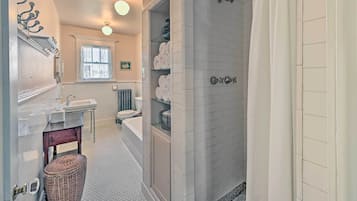Bathtub