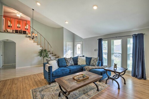 Spacious Home w/ Patio < 16 Mi to Dtwn Dallas