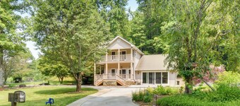 Riverfront Hayesville Retreat: Fishing & Kayaking!