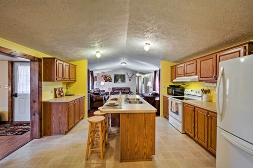 180-acre Farm: 'the Lodge' in Klingerstown!