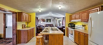 180-acre Farm: 'the Lodge' in Klingerstown!