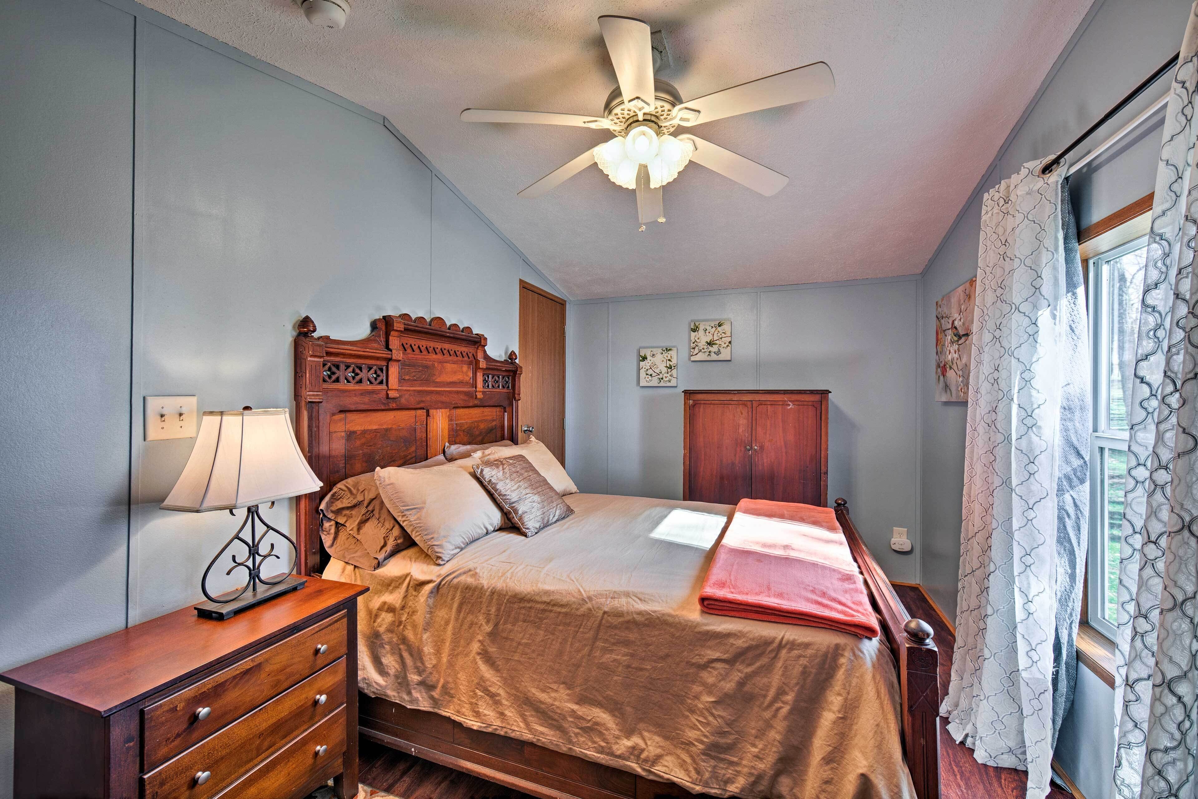 'the Lodge': Klingerstown Home on 180-acre Farm!