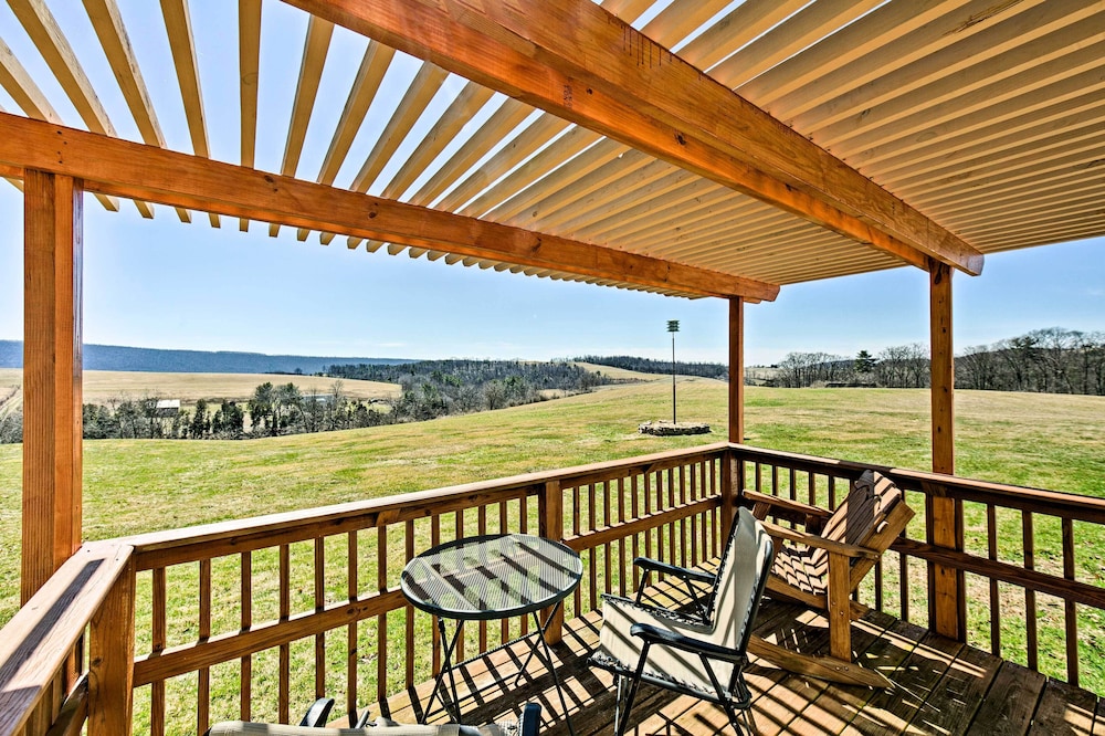 'the Lodge': Klingerstown Home on 180-acre Farm!
